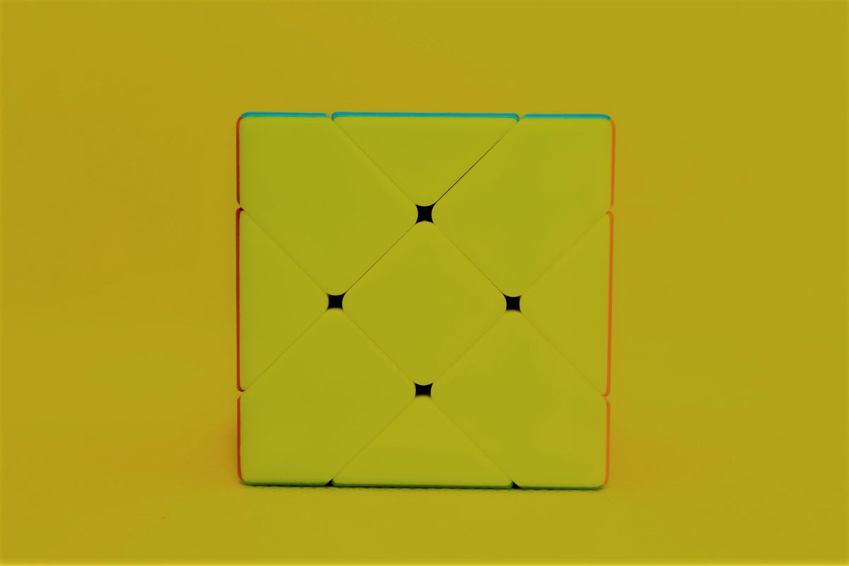 Fisher cube - Cubingisrael קובייה הונגרית פישר קיוב קובייה הונגרית מיוחדת מקצועית QIYI CUBE קוביות מיוחדות קובייה הונגרית משחקי חשיבה מאתגרים לילדים לכל המשפחה\